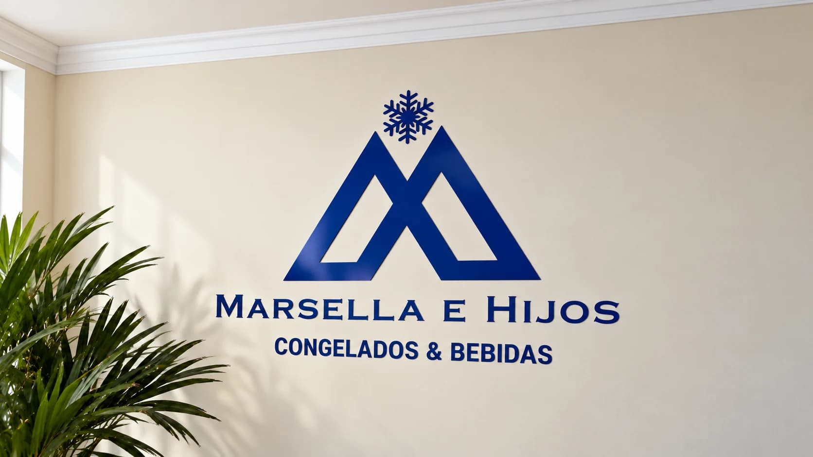 Pared con el isotipo y el nombre de Marsella e Hijos en relieve azul